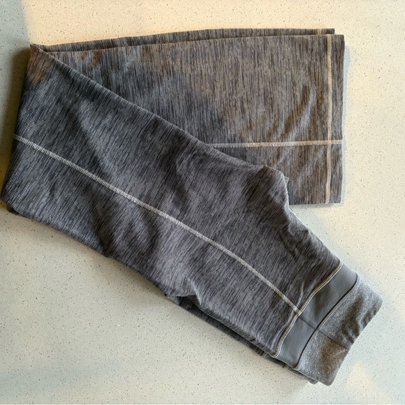 Lululemon low rise flare pants Size 4 - Picture 4 of 5